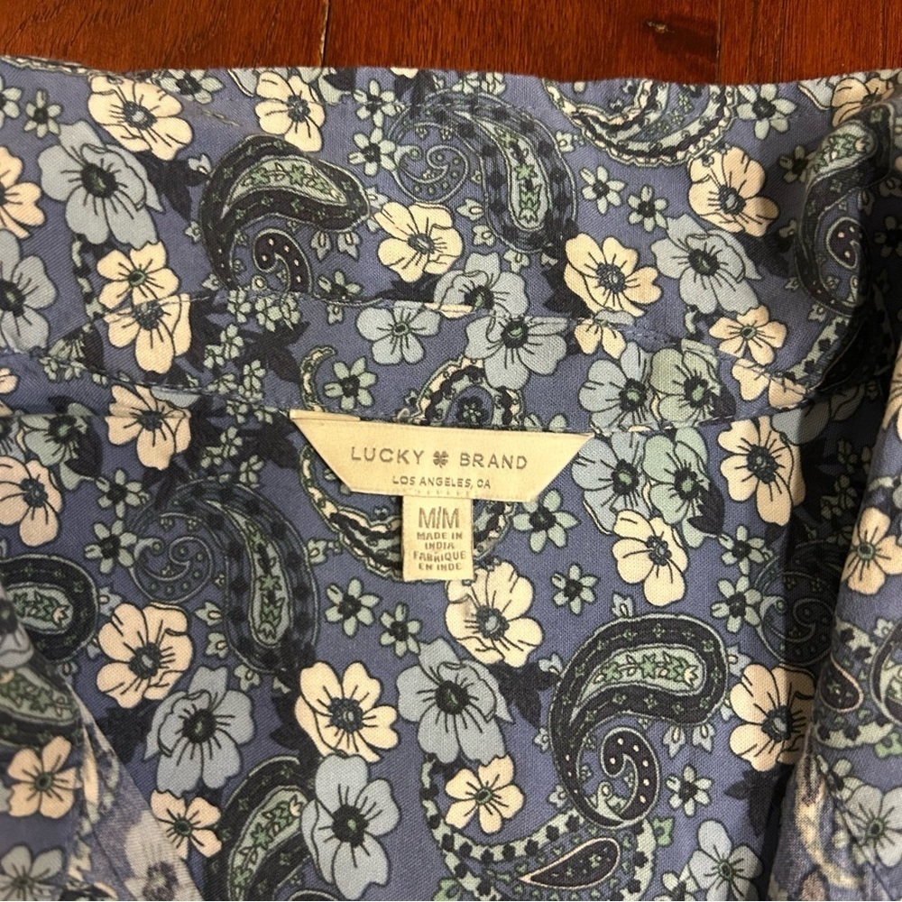 Lucky Brand blue floral short-sleeve button-down blouse size Medium excellent - Picture 5 of 8